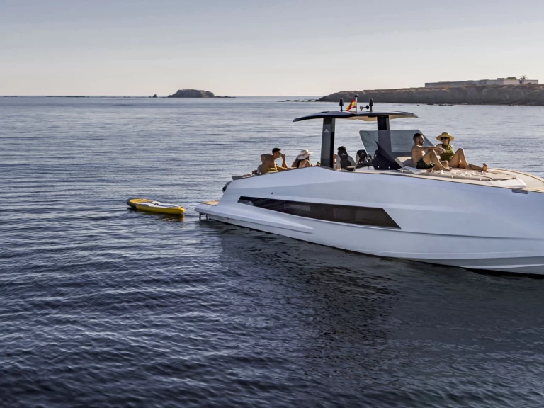 Motorboat hire in Lagos - Astondoa 377 Coupe