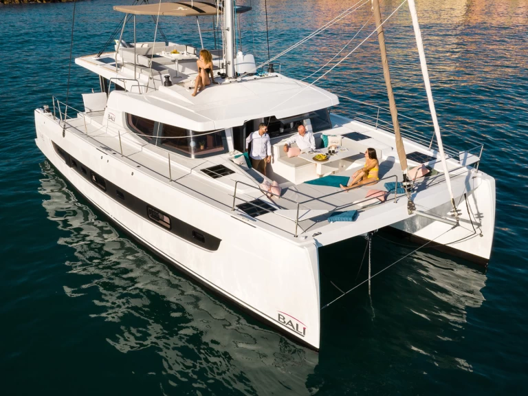 Hire a 15 BALI 4.6 Hyères