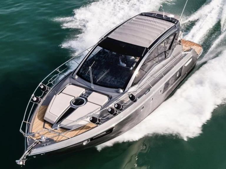 Yacht hire Beaulieu-sur-Mer cheap Cranchi M44 HT