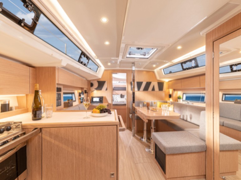 Yacht charter La Spezia - Bavaria Bavaria 38 C on SamBoat