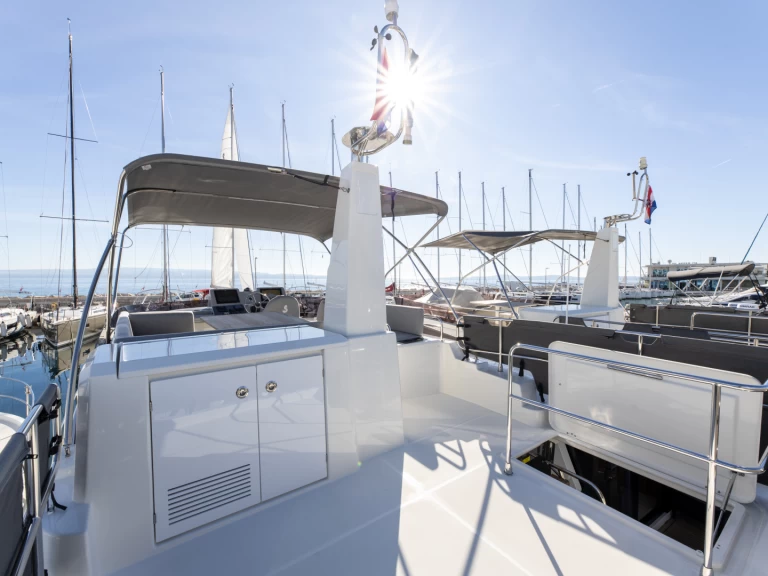 Motorboat hire in Split - Bénéteau Swift Trawler 41