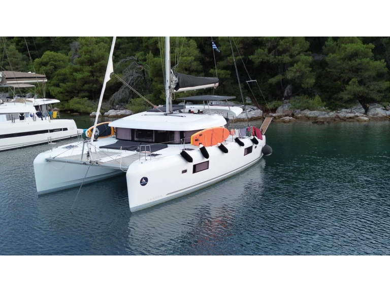 Yacht hire Skiathos cheap Lagoon 42
