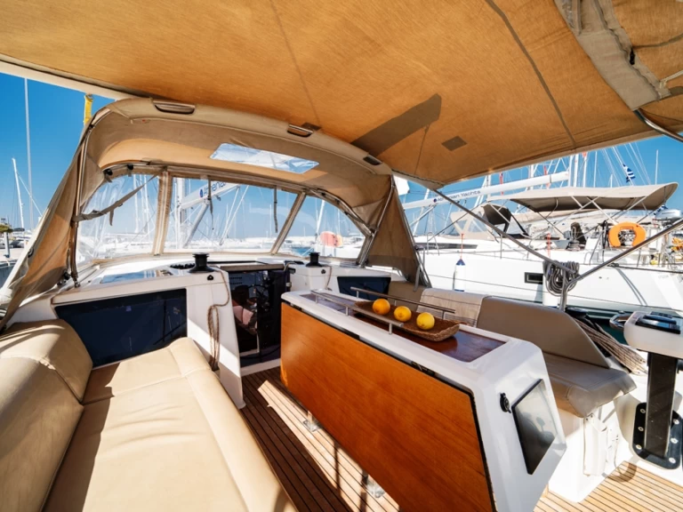 Yacht charter Rhodes (City) - Dufour Dufour 390 GL on SamBoat