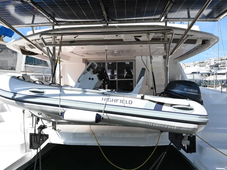 Hire Catamaran Leopard Catamarans / Robertson & Caine with a boat licence