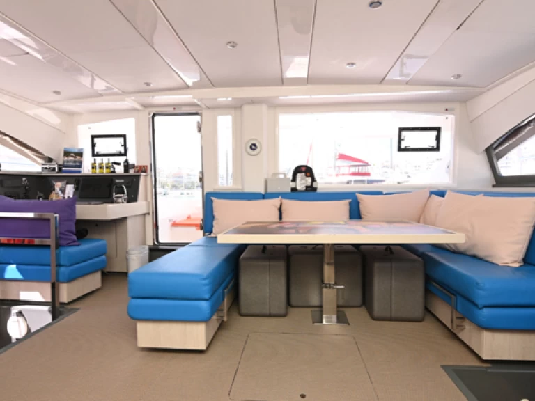 Catamaran to hire Néa Péramos at the best price