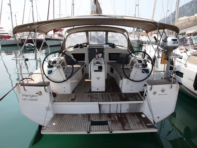 Yacht charter Benitses - Jeanneau Sun Odyssey 410 on SamBoat