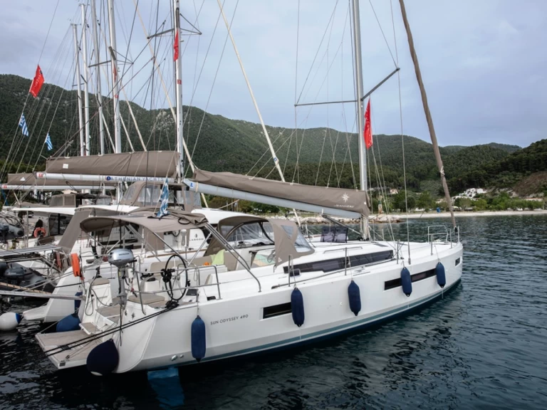 Yacht charter Neo Klima - Jeanneau Sun Odyssey 490 on SamBoat