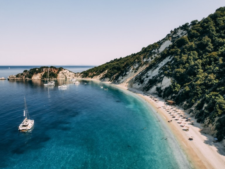 Yacht charter Lygia - Lagoon Lagoon 42 on SamBoat