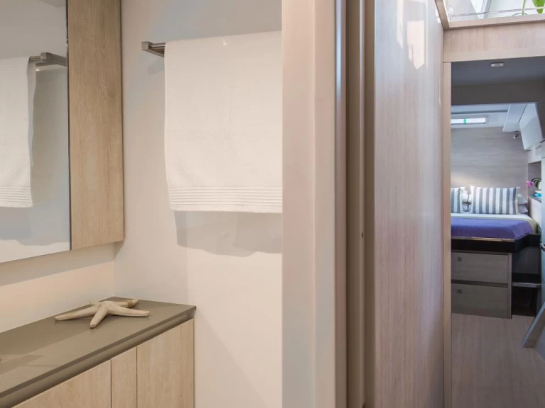 Yacht hire Nassau cheap Leopard 50