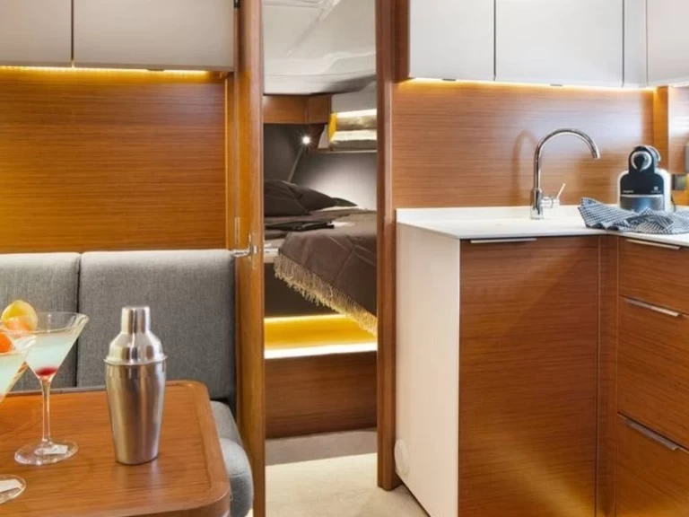 Hire a Bavaria Bavaria Sport 360 Open El Toro