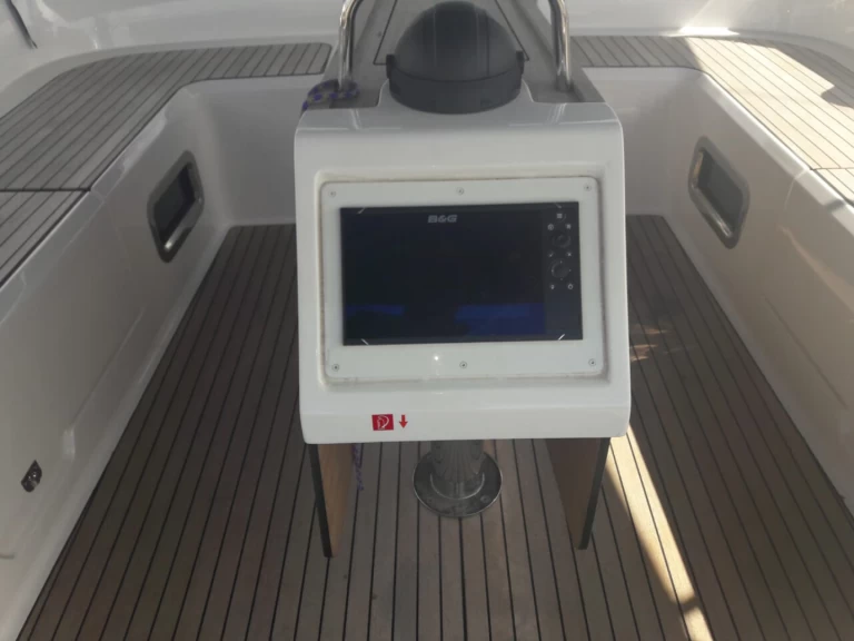 Hire Sailboat with or without skipper Bavaria Salamina