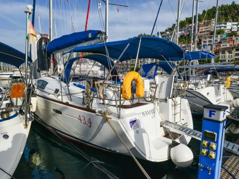 Sailboat hire in Fethiye - Bénéteau Oceanis 43