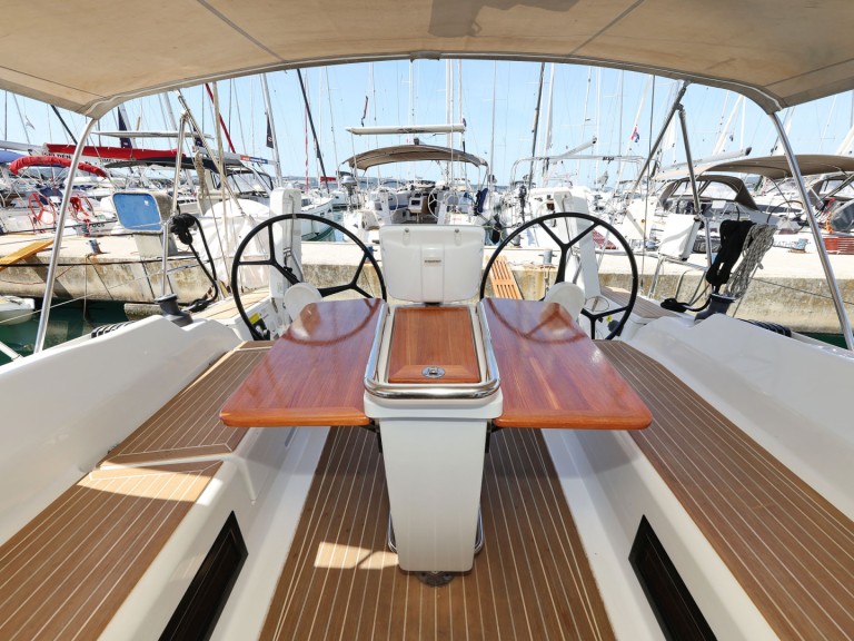 Yacht hire Biograd na Moru cheap Hanse 388