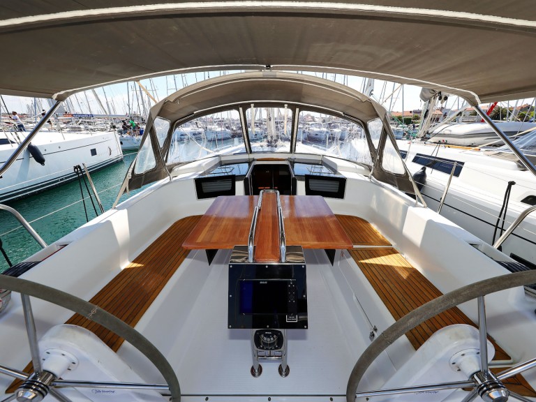 Hire Sailboat Hanse with a boat licence