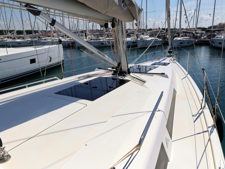 Sailboat to hire Biograd na Moru at the best price
