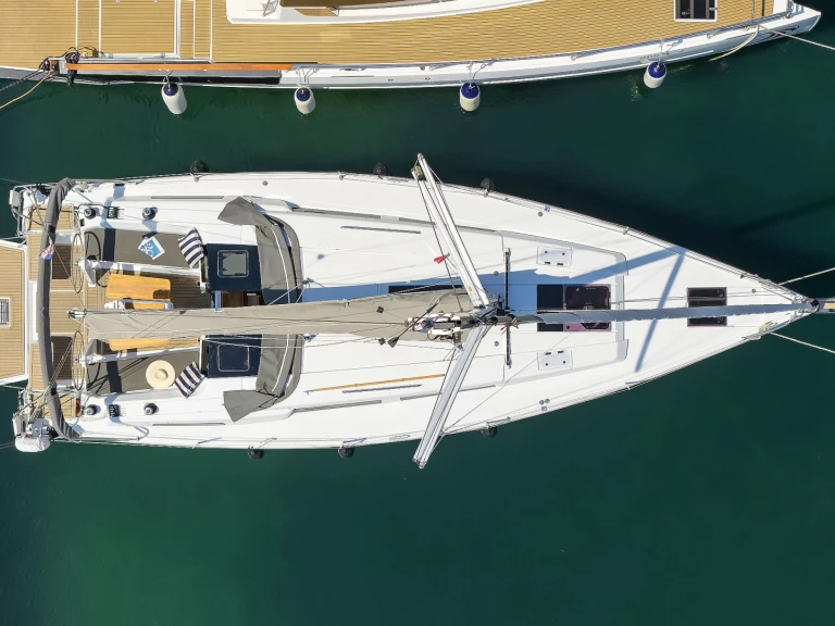 Charter a Hanse Hanse 418 in Sukošan on Samboat