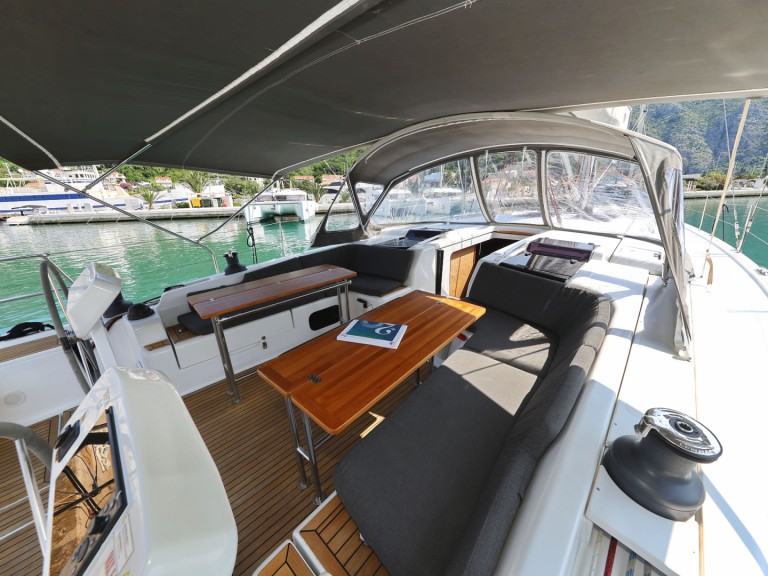 Hire a Hanse Hanse 508 Komolac
