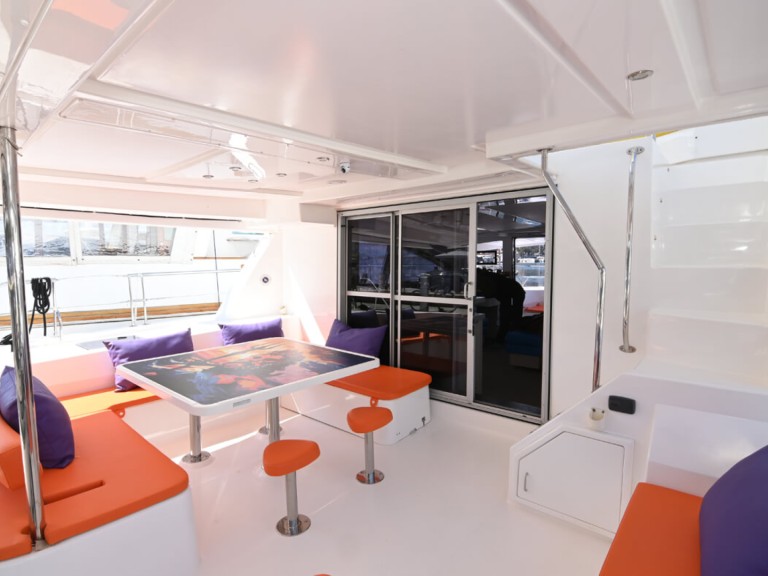 Hire a Leopard Catamarans / Robertson & Caine Leopard 51 PC - 4 + 2 cab. Néa Péramos