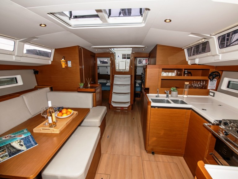 Sailboat hire in Neo Klima - Jeanneau Sun Odyssey 490