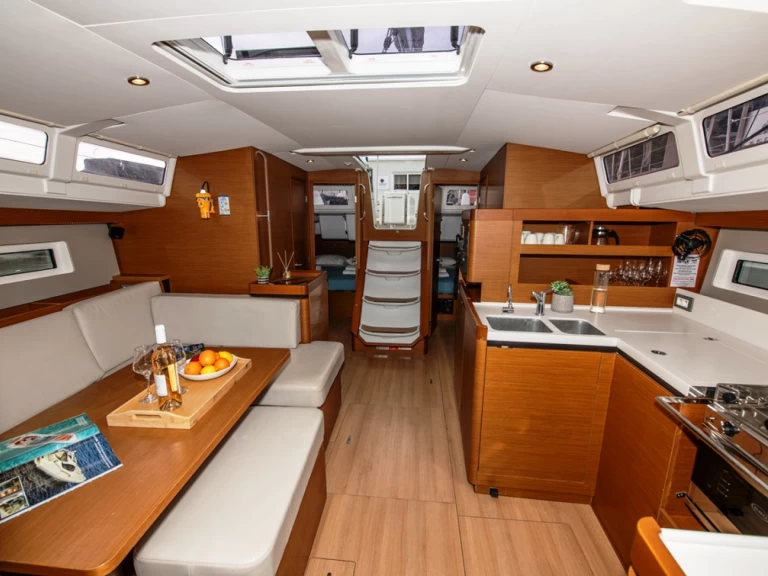 Sailboat hire in Neo Klima - Jeanneau Sun Odyssey 490