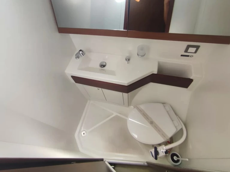 Yacht hire Pomer cheap Oceanis 46.1