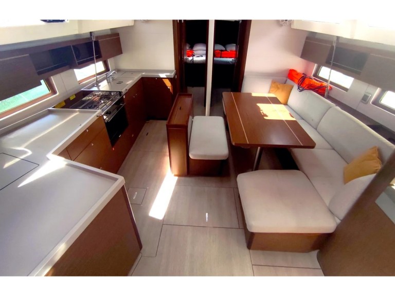 Sailboat hire in Pomer - Bénéteau Oceanis 46.1