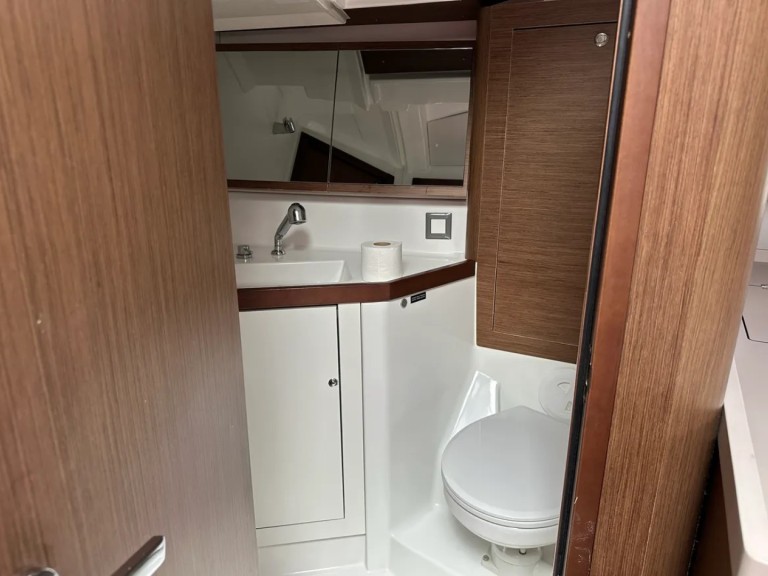 Hire Sailboat with or without skipper Bénéteau Dubrovnik