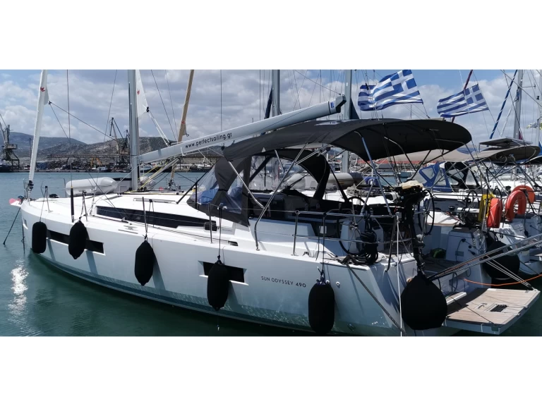 Hire Sailboat Jeanneau with a boat licence