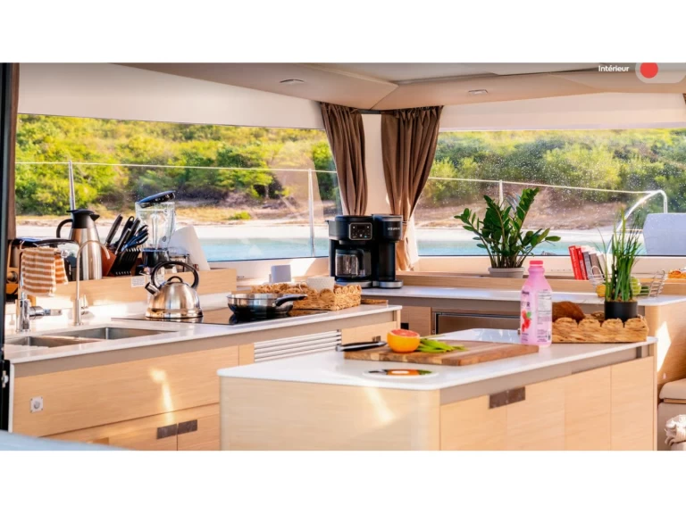 Catamaran to hire Cogolin at the best price