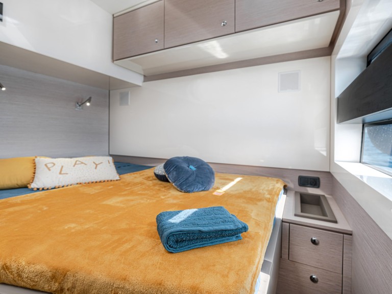 Yacht charter Cogolin -  Aventura 56 MY on SamBoat