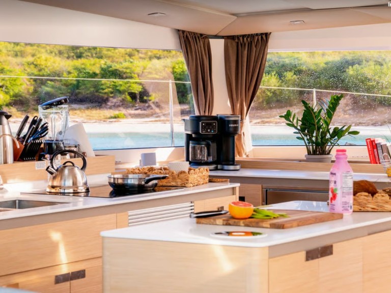 Yacht charter Cogolin - Fountaine Pajot FP 51 on SamBoat