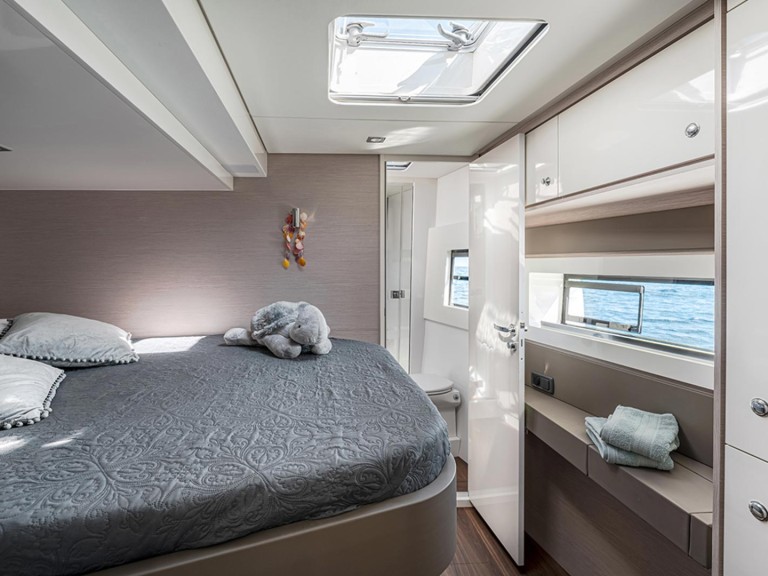 Catamaran hire in Cogolin -  Aventura 56 MY