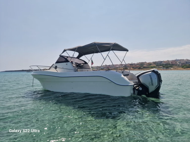 Motorboat to hire Avola at the best price