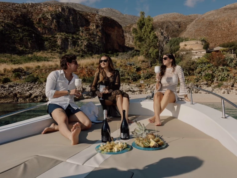 Hire Motorboat with or without skipper LIVER Castellammare del Golfo