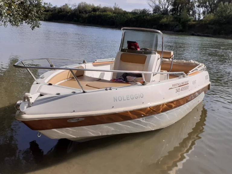 Hire a yacht & co voyage 18 Venice