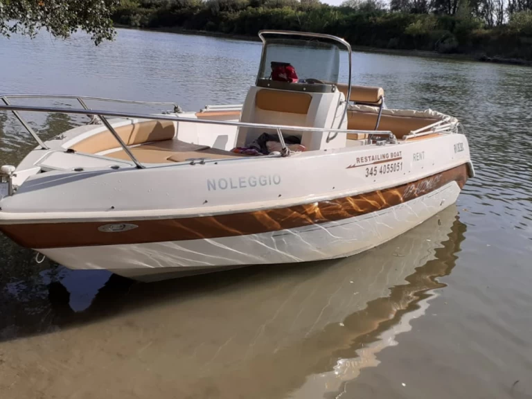 Yacht hire Venice cheap voyage 18