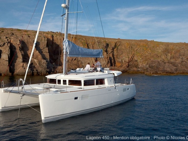 Hire Catamaran with or without skipper Lagoon Le Marin