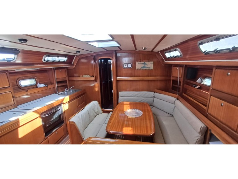 Yacht charter Nikiána - Bavaria Bavaria 42 on SamBoat