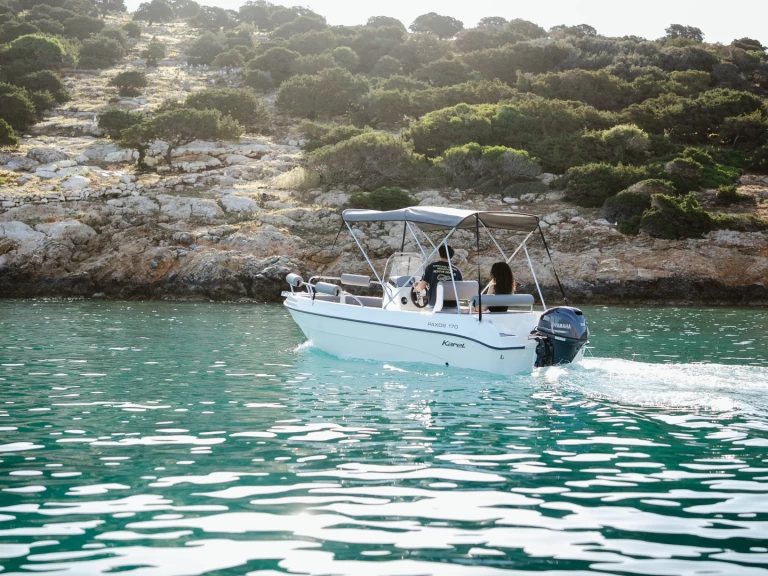 Hire Motorboat Karel with a boat licence