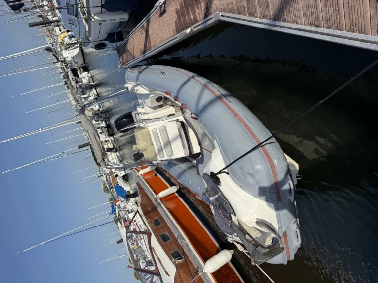 Hire a Nuova Jolly King 700 Rs Arcachon