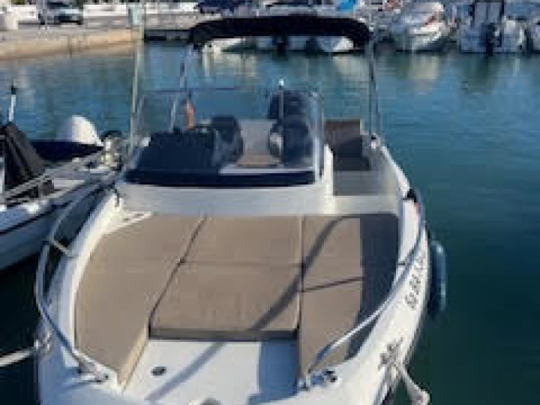 Motorboat hire in Castelldefels - Quicksilver Activ 605 Sundeck