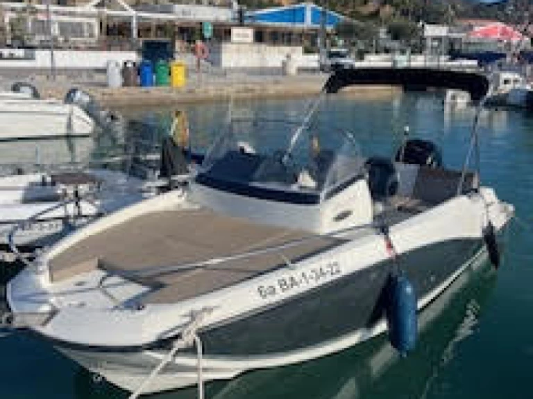 Charter a Quicksilver Activ 605 Sundeck in Castelldefels on Samboat