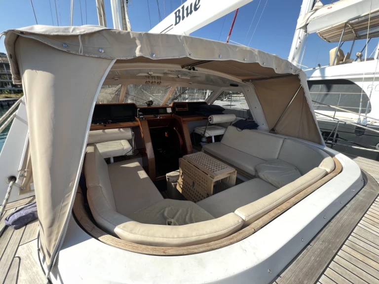 Hire a Jongert 2000 s  Cannes