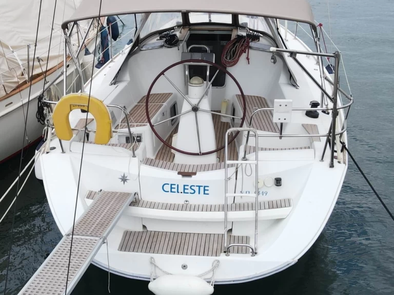 Yacht hire Lávrio cheap Sun Odyssey 36i