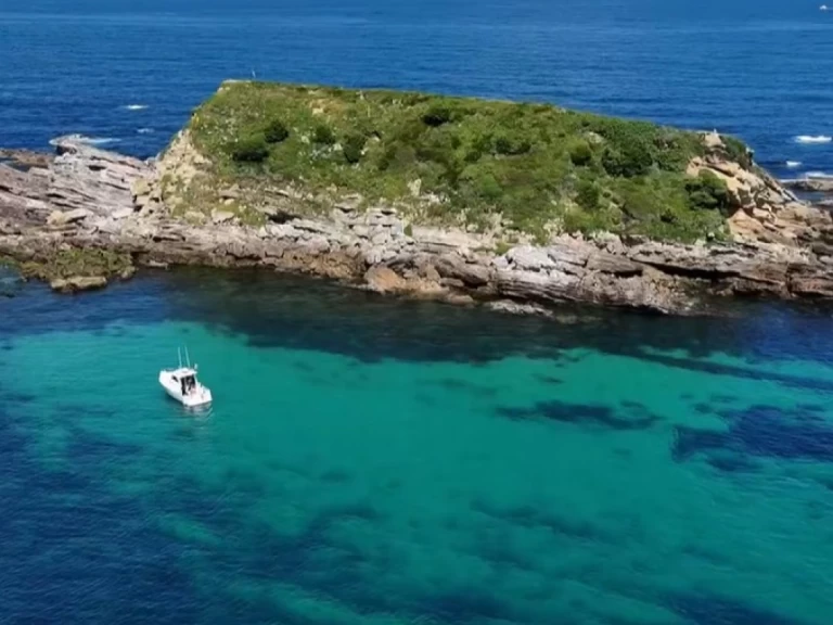 Yacht hire Hondarribia cheap 760 walk around