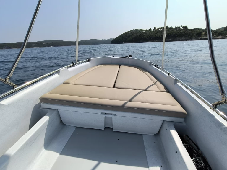 Yacht charter Rovinj - ROTO Roto 450 on SamBoat