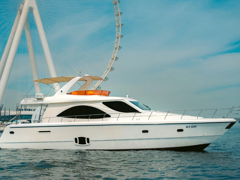 Luxury Yacht to hire Dubaï harbour at the best price