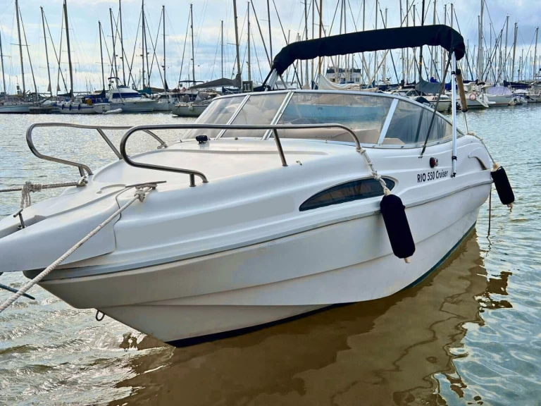 Hire Motorboat Rio with a boat licence