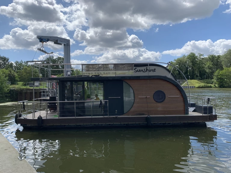 Hire a Nautilus Hausboote Apartmentboot maxi Buchholz