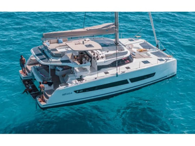 Yacht charter Palma de Mallorca - Fountaine Pajot FP 44-4 on SamBoat